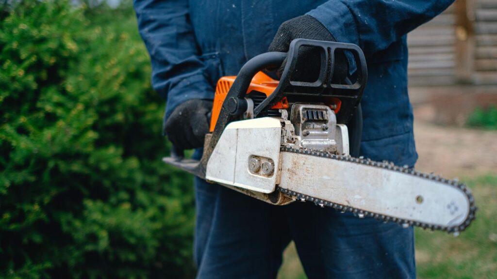 Pourquoi les tronçonneuses ont été inventées 